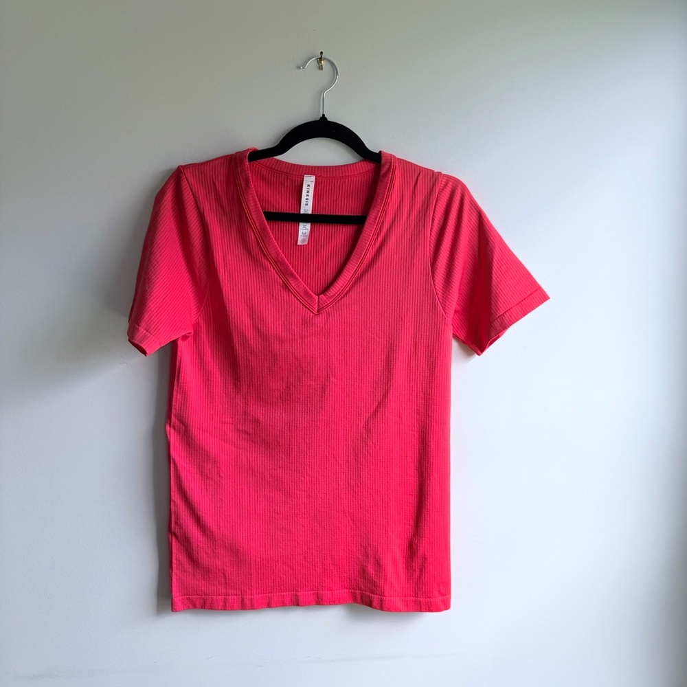 Kinesis Ribbed Athletic V-Neck Performance Tee‎ Pink Size Small